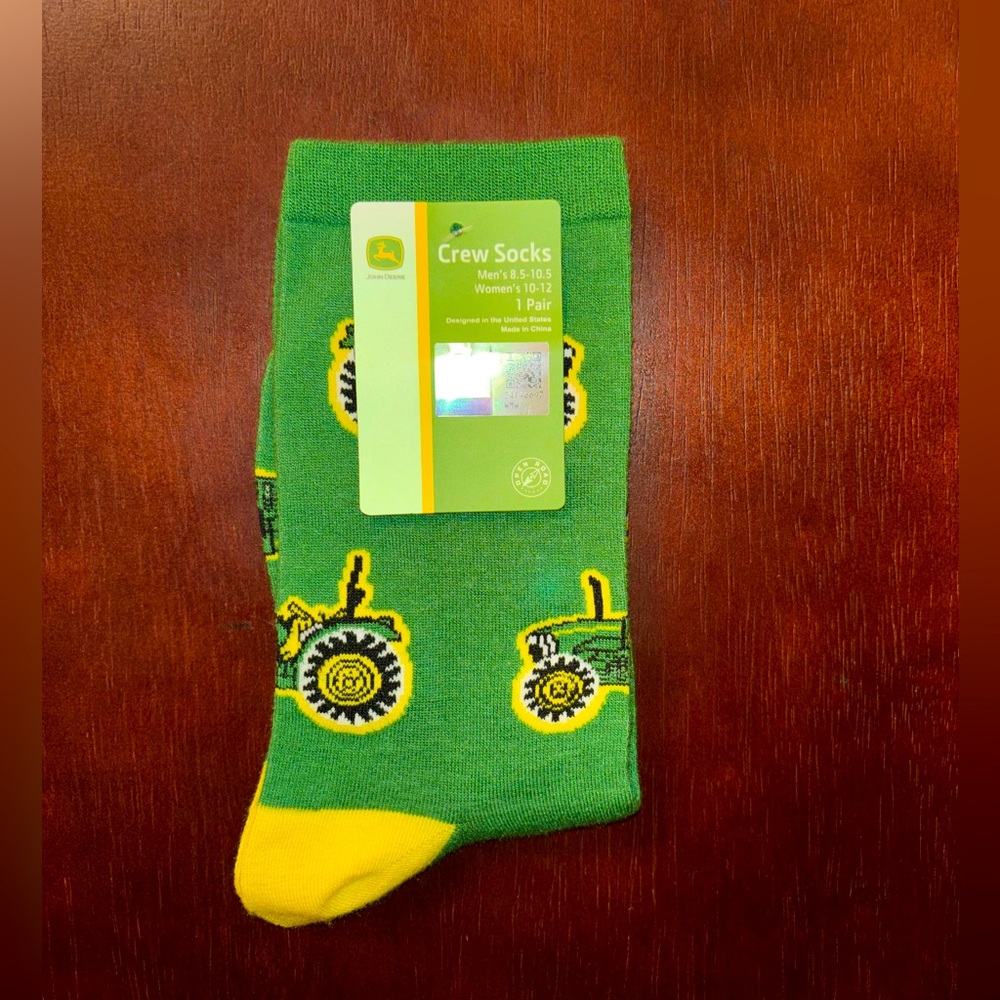 JOHN DEERE NOVELTY CREW SOCKS NWT MEN’S SHOE SIZE 8.5-10.5